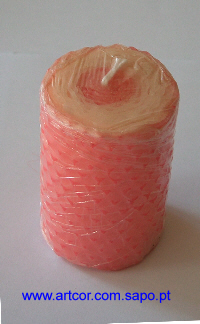 Vela sushi. Feita com cera alveolada. Cerca de 5 cm. Disponível noutras cores. Preço: 4 
