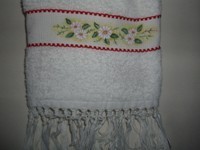 Toalha de rosto pintada com franja macramé