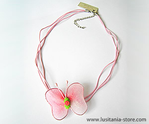 Colar Borboleta Cor de Rosa em Meia de Seda