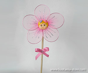 Flor em Meia de Seda com Carinha de Biscuit