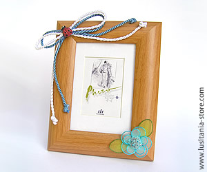 Porta Retrato de Madeira com Joaninha e Flor em Meia de Seda